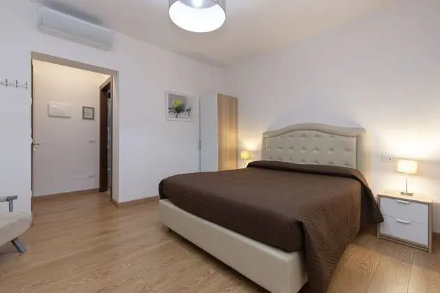 Deluxe Tek Büyük Yataklı Oda, 1 Büyük (Queen) Boy Yatak, Sigara İçilmez, Avlu Manzaralı