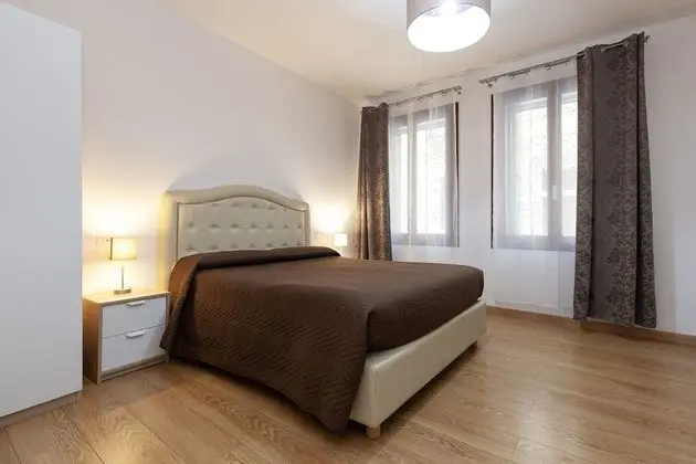 Deluxe Tek Büyük Yataklı Oda, 1 Büyük (Queen) Boy Yatak, Sigara İçilmez, Avlu Manzaralı