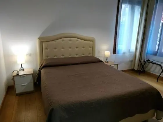 Deluxe Tek Büyük Yataklı Oda, 1 Büyük (Queen) Boy Yatak, Sigara İçilmez, Avlu Manzaralı