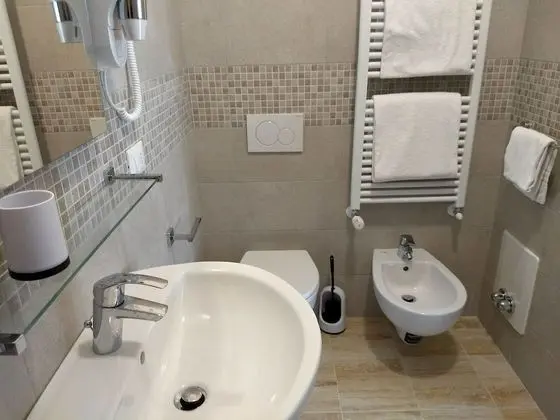 Deluxe Tek Büyük Yataklı Oda, 1 Büyük (Queen) Boy Yatak, Sigara İçilmez, Avlu Manzaralı