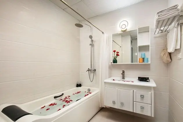 Premium Tek Büyük Yataklı Oda, Balkon, Şehir Manzaralı