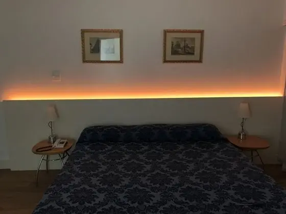 Luxury Tek Büyük Yataklı Oda