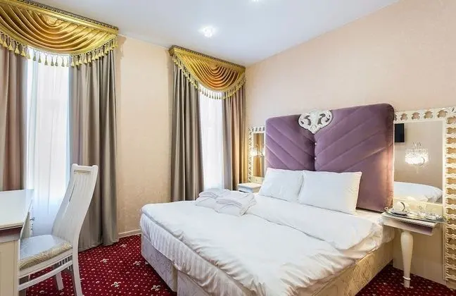 Standard Tek Büyük Yataklı Oda