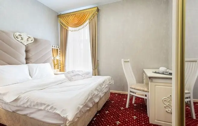 Standard Tek Büyük Yataklı Oda