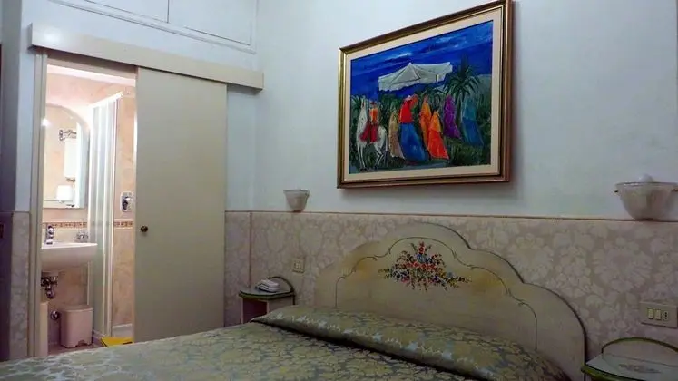 Basic Tek Büyük Yataklı Oda (Small)