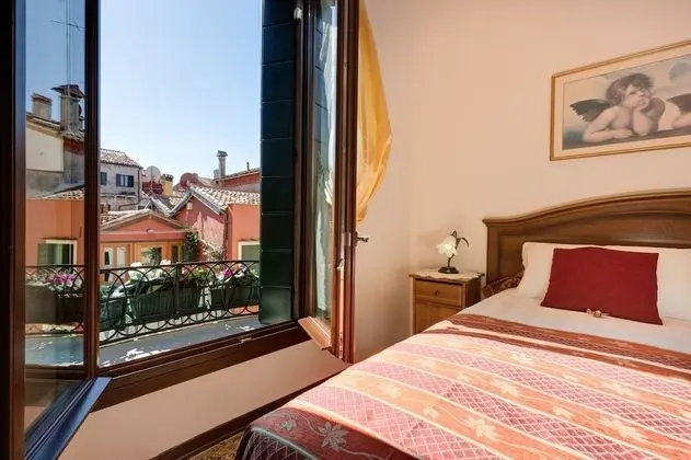 Tek Büyük Yataklı Oda, Balkon, Şehir Manzaralı