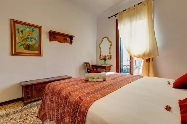 Tek Büyük Yataklı Oda, Balkon, Şehir Manzaralı