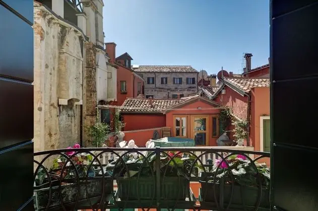 Tek Büyük Yataklı Oda, Balkon, Şehir Manzaralı