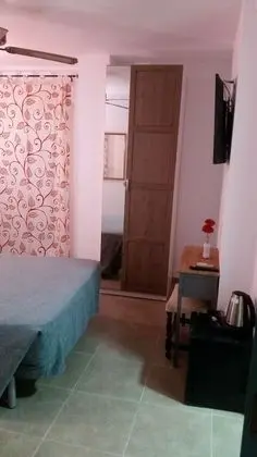 Basic Tek Büyük Yataklı Oda, Avlu Manzaralı