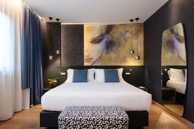 Junior Süit, 1 Büyük (Queen) Boy Yatak, Sigara İçilmez