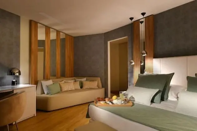 Junior Süit, 1 Büyük (Queen) Boy Yatak, Sigara İçilmez