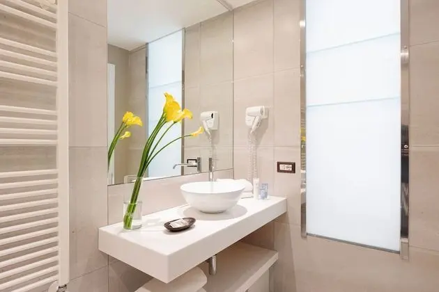 Junior Süit, 1 Büyük (Queen) Boy Yatak, Sigara İçilmez