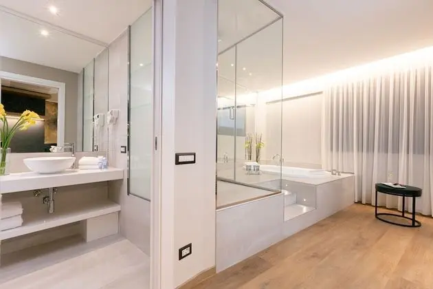 Junior Süit, 1 Büyük (Queen) Boy Yatak, Sigara İçilmez