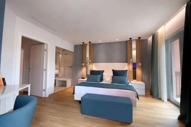 Süit, 1 Büyük (Queen) Boy Yatak, Sigara İçilmez