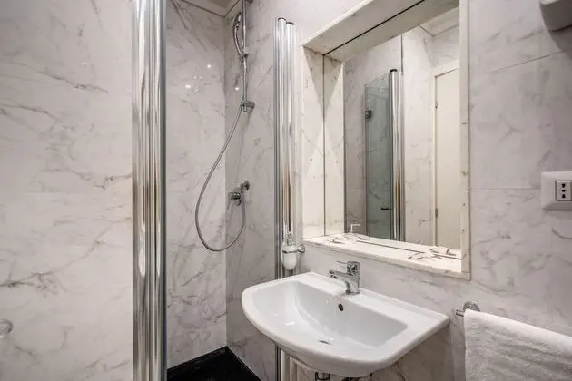 Standard Üç Kişilik Oda