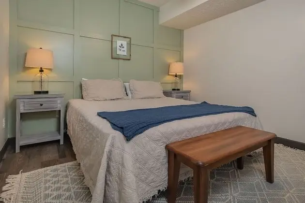 Ev, Birden Çok Yatak, Sıcak Su Havuzu