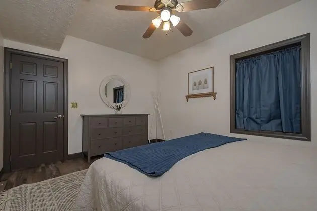 Ev, Birden Çok Yatak, Sıcak Su Havuzu