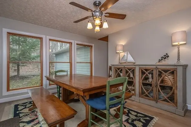 Ev, Birden Çok Yatak, Sıcak Su Havuzu