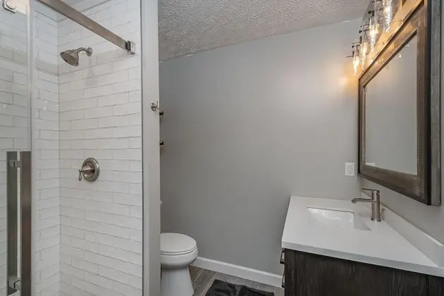 Ev, Birden Çok Yatak, Sıcak Su Havuzu