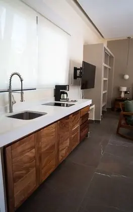 Royal Stüdyo, Havuz Manzaralı