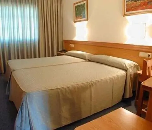 Tek Büyük veya İki Ayrı Yataklı Oda