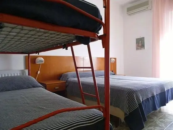 Standard Dört Kişilik Oda