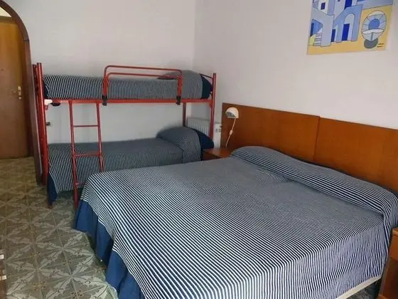 Standard Dört Kişilik Oda