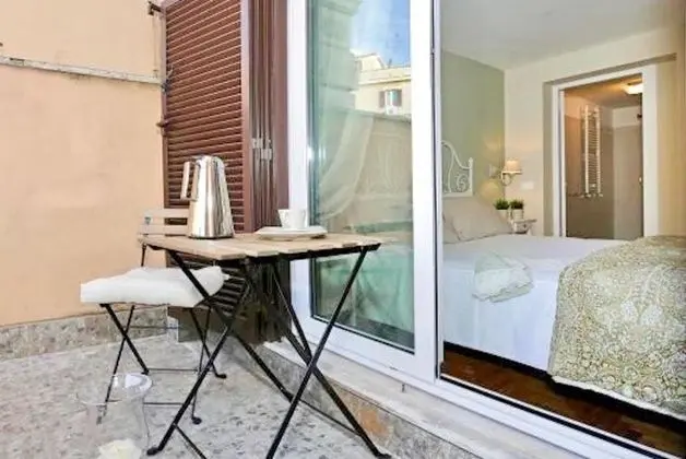 Tek Büyük Yataklı Oda, Balkon