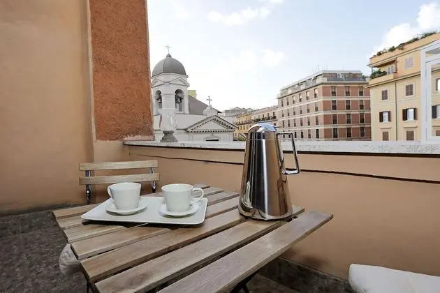 Tek Büyük Yataklı Oda, Balkon