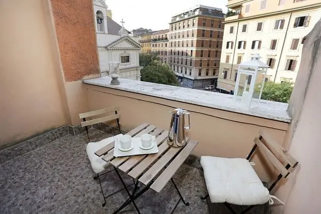 Tek Büyük Yataklı Oda, Balkon