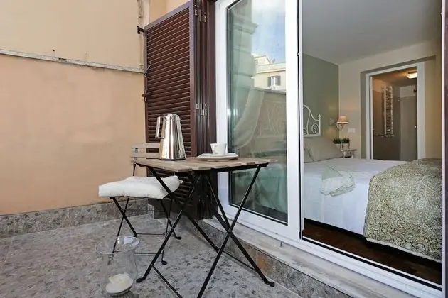 Tek Büyük Yataklı Oda, Balkon