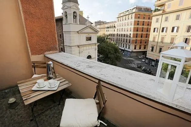 Tek Büyük Yataklı Oda, Balkon