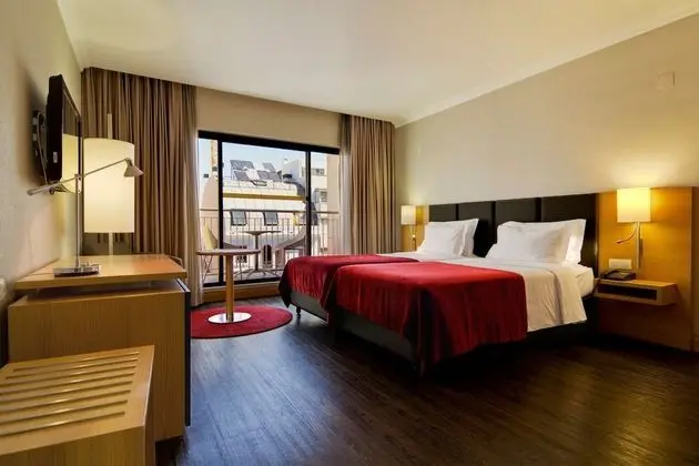 Tek Büyük veya İki Ayrı Yataklı Oda, Balkon