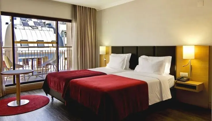 Tek Büyük veya İki Ayrı Yataklı Oda, Balkon