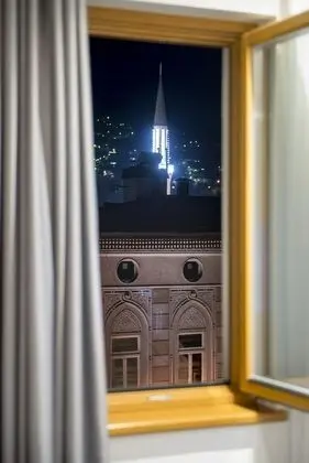 Deluxe Tek Büyük veya İki Ayrı Yataklı Oda