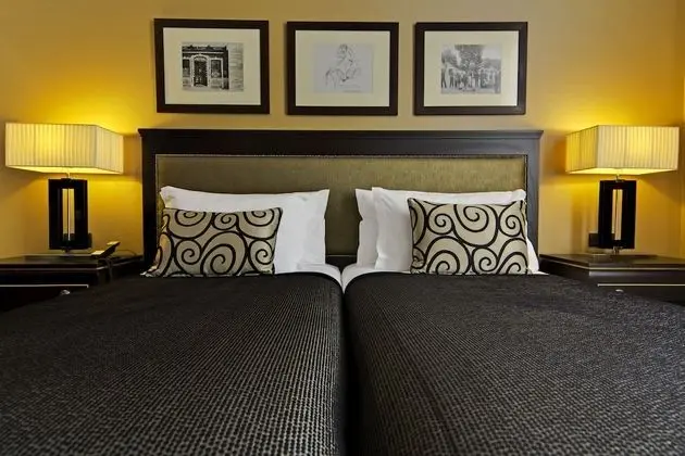 Tek Büyük veya İki Ayrı Yataklı Oda (with extra bed)