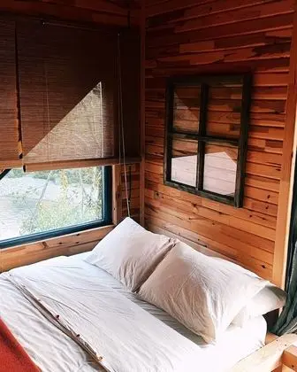 Üç Kişilik Oda, Birden Çok Yatak