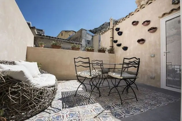 Basic Tek Büyük Yataklı Oda (Guglielmino, letto alla francese)