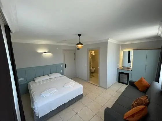 Standart Oda, Sokak Manzaralı, Balkonlu