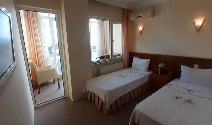 2 Tek Yataklı Kara Manzaralı Oda