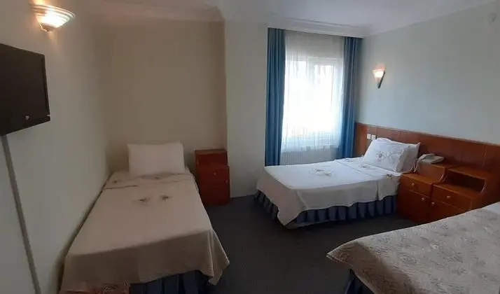 3 Tek Yataklı Kara Manzaralı Oda