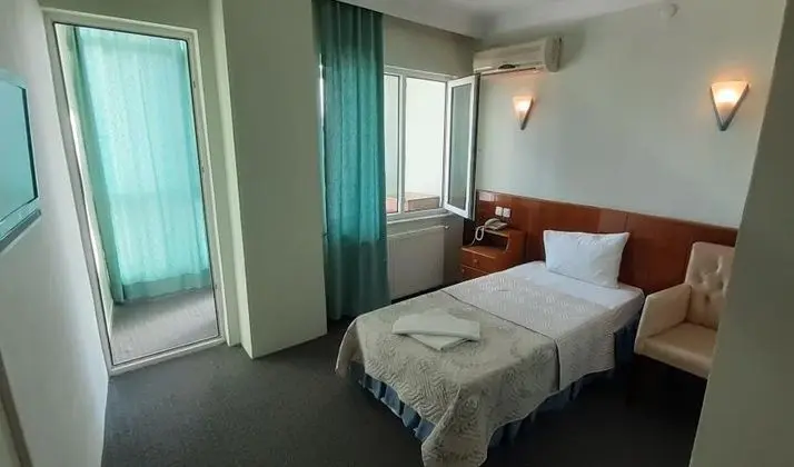 Kısmi Deniz Manzaralı Oda 1 Kişilik