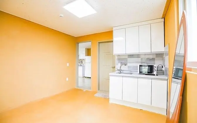 Oda (Ocher Room 201)