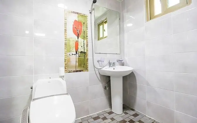 Oda (Ocher Room 201)