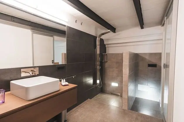 Deluxe Tek Büyük Yataklı Oda (Cloe)