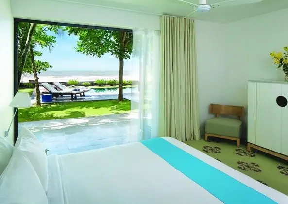 Premium Beachfront Pool Residence