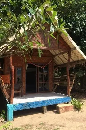 Bungalow with Fan and Partial Sea View