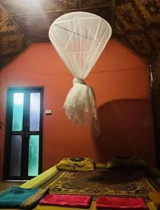 Bungalow with Fan and Partial Sea View