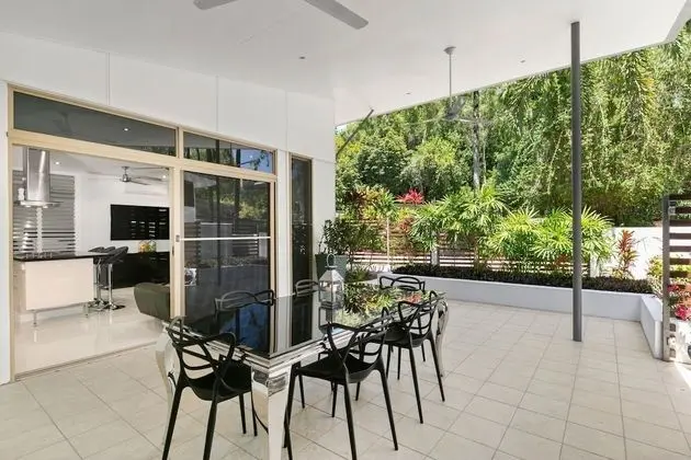 Villa, 2 Yatak Odası, Avlu