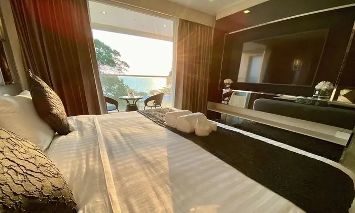 One-Bedroom Ocean View Suite